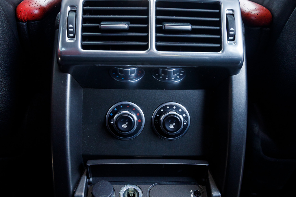 Land Rover Range Rover Vogue 2011 photo 17