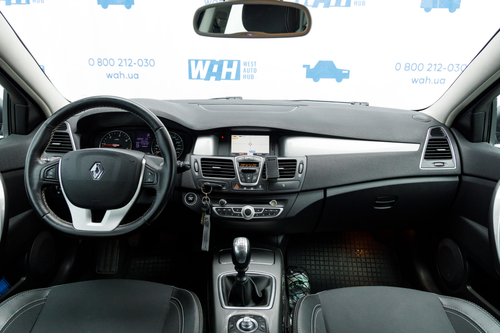 Renault Laguna III 2011 photo 6