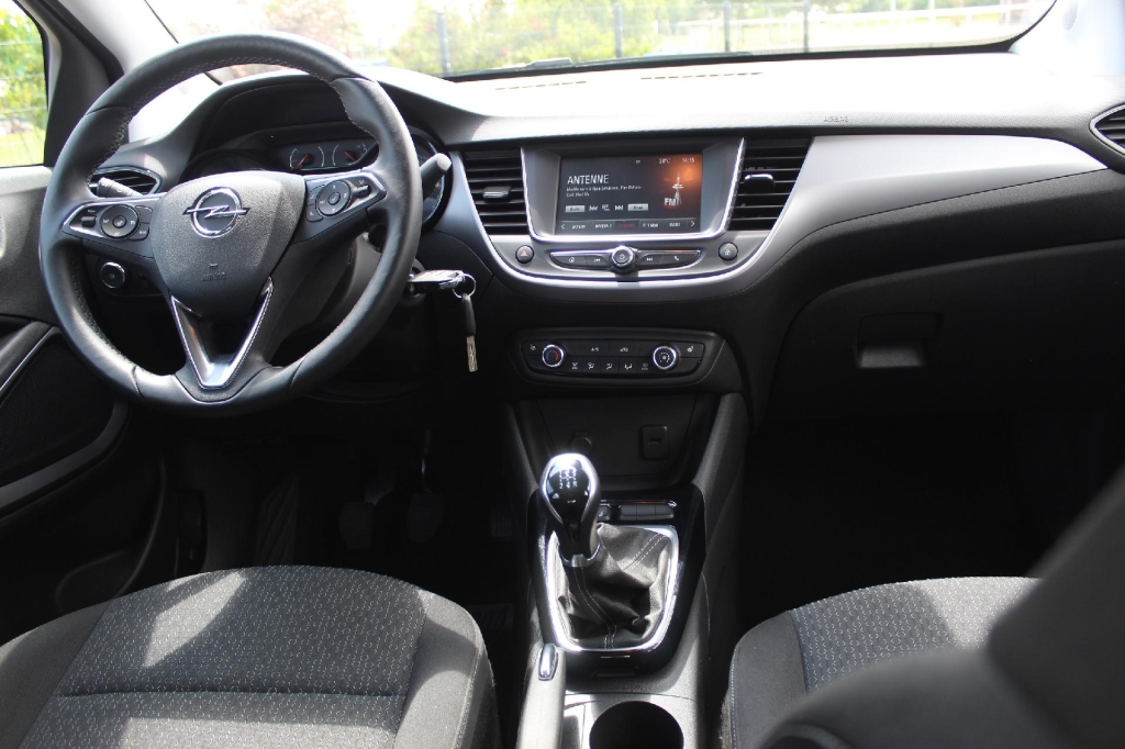 Opel Crossland X 2019 фото 4