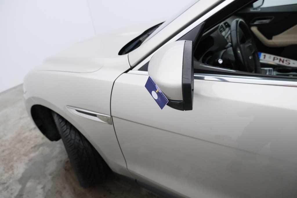 Jaguar F-Pace 2016 фото 14