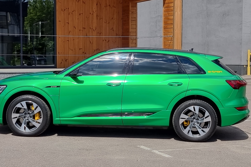 Audi e-tron 2020 фото 4