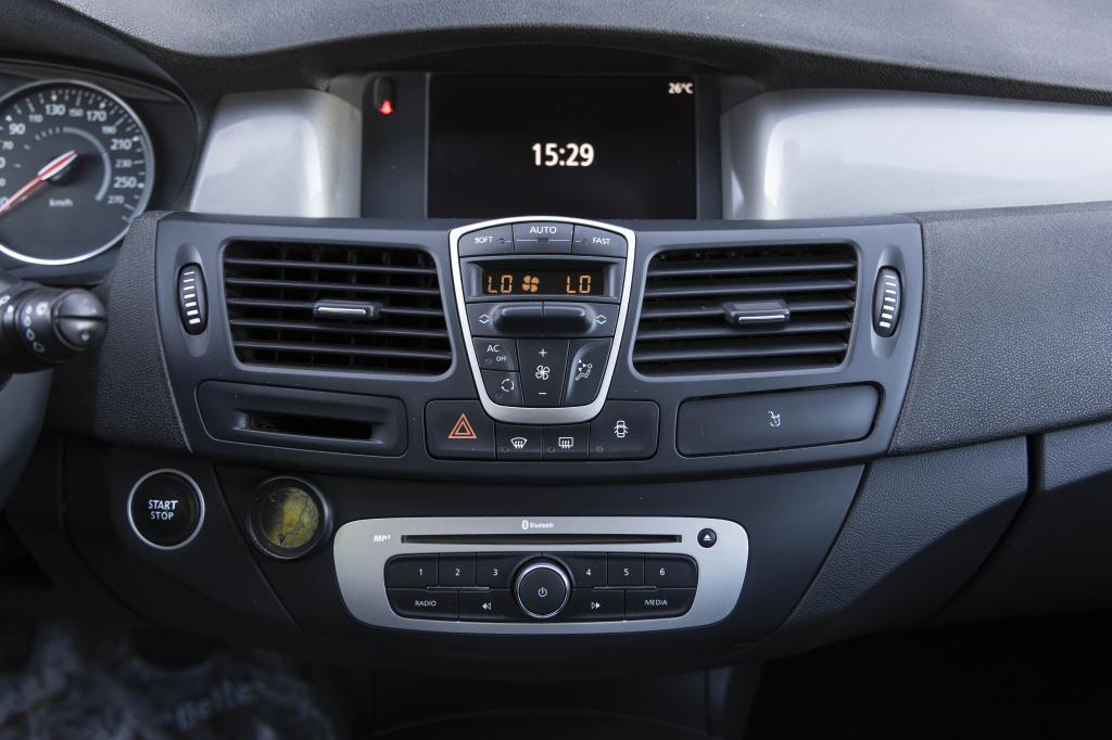 Renault Laguna 2014 фото 21