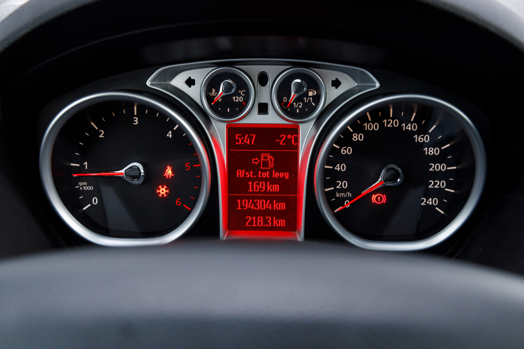 Ford C-Max Ghia photo 9