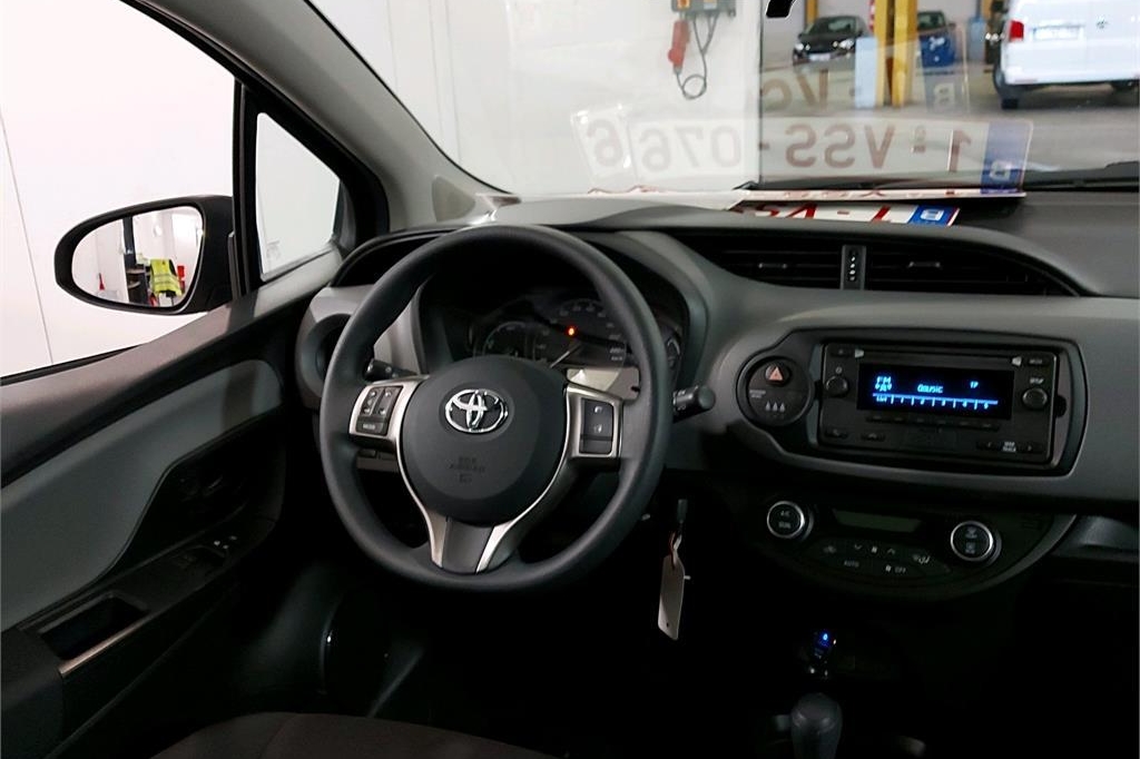 Toyota Yaris 2019 фото 4