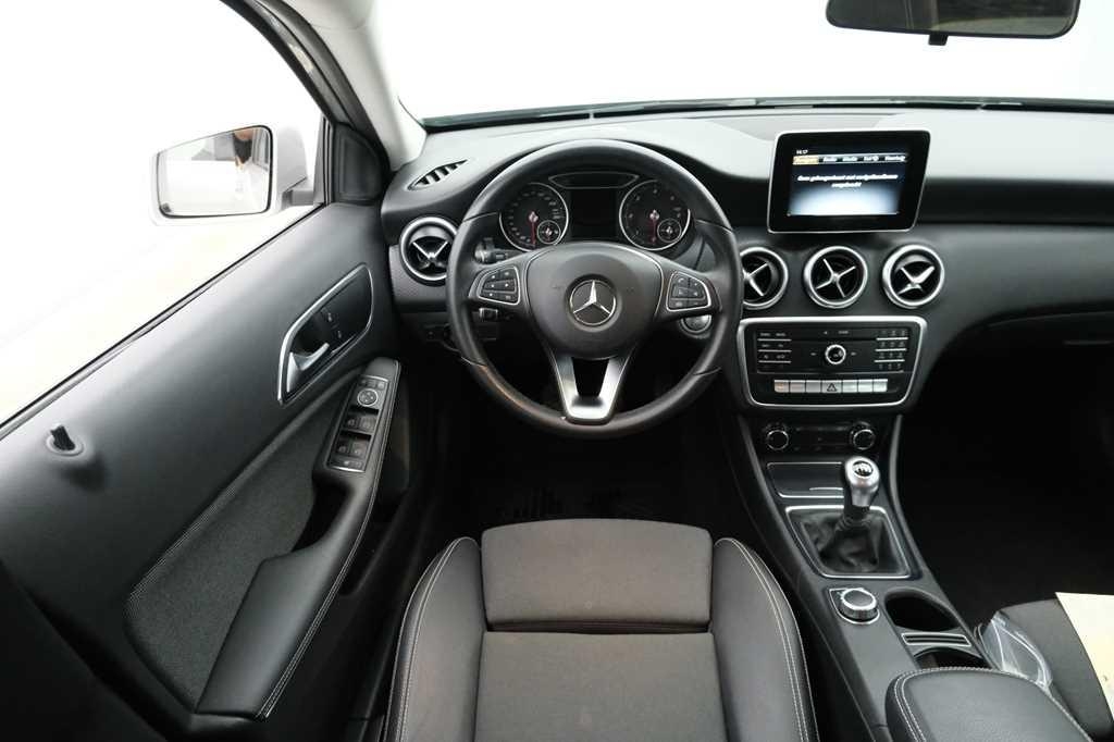 Mercedes-Benz A-Klasse 2017 photo 3