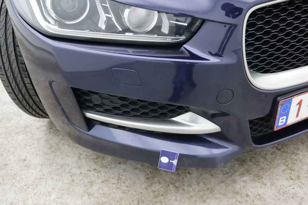 Jaguar XE 2017 photo 24