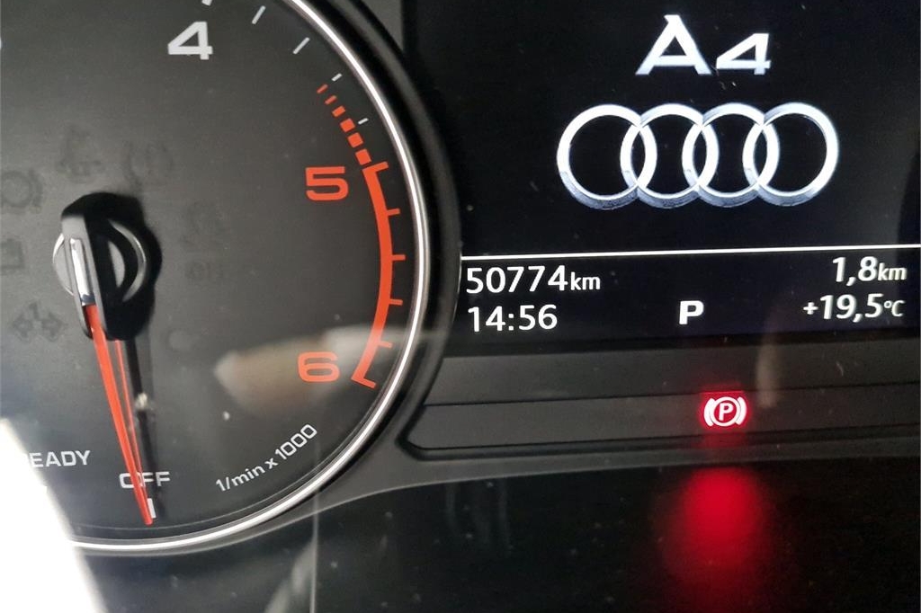 Audi A4 2016 фото 2