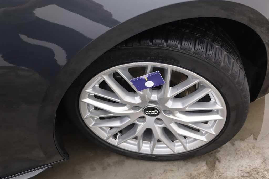 Audi A4 2016 фото 42