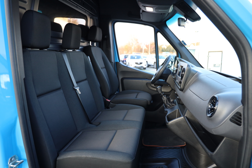 Mercedes-Benz Sprinter 2023 фото 30