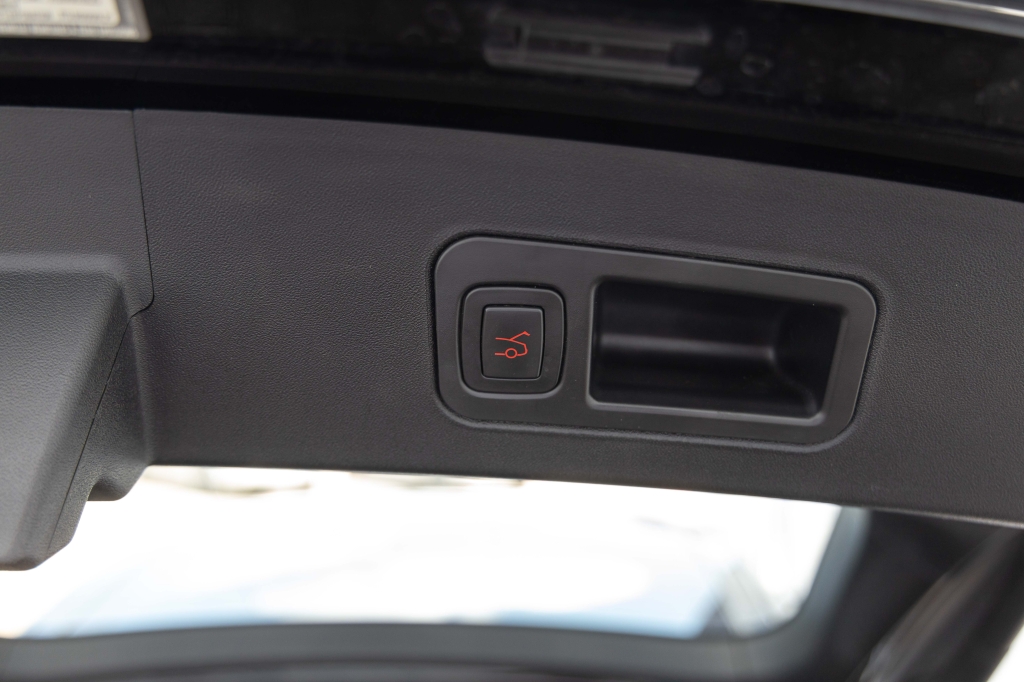 Tesla Model S 75D 2018 фото 31