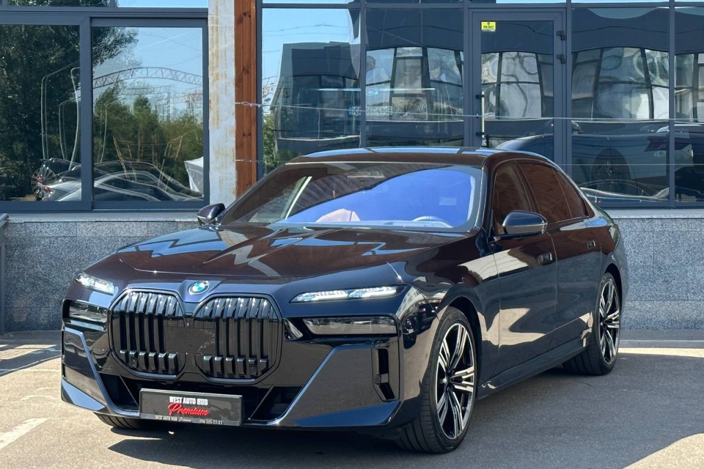 BMW 740 2023 фото 2