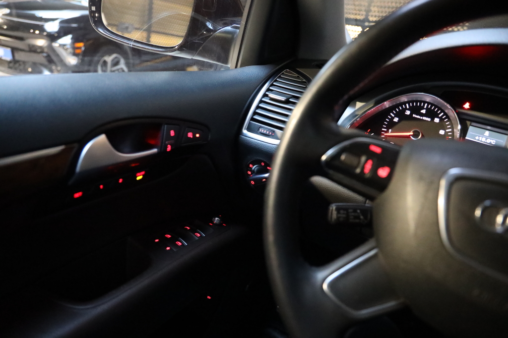 Audi Q7 2015 фото 40