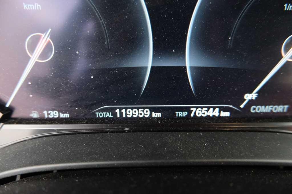 BMW 5 Series 2017 фото 3