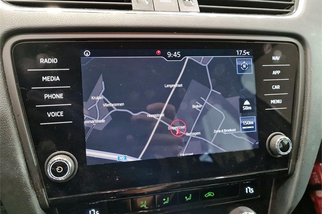 Skoda Octavia Combi 2018 фото 4