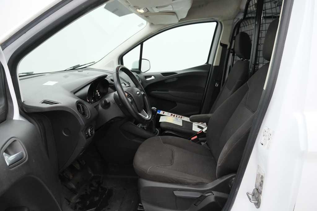 Ford Transit Courier 2016 photo 4