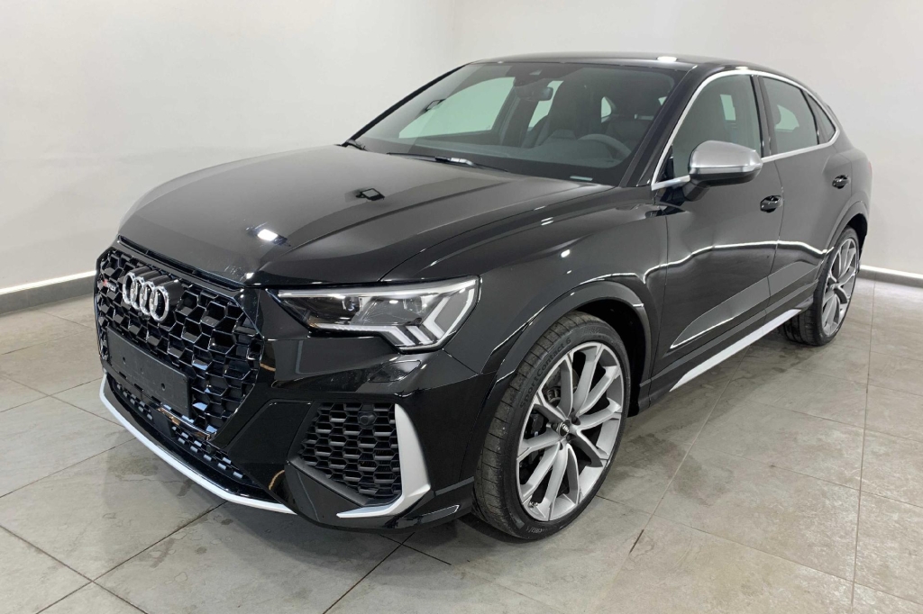 Audi RS Q3 2019 фото 4