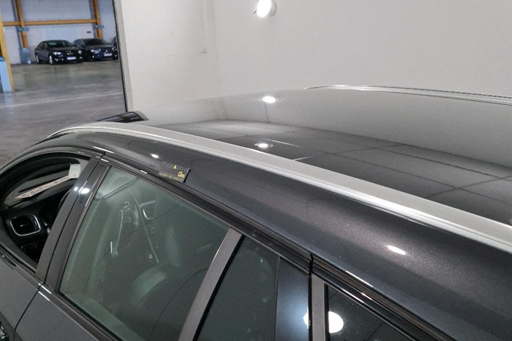 Volvo V60 Cross Country 2017 фото 20