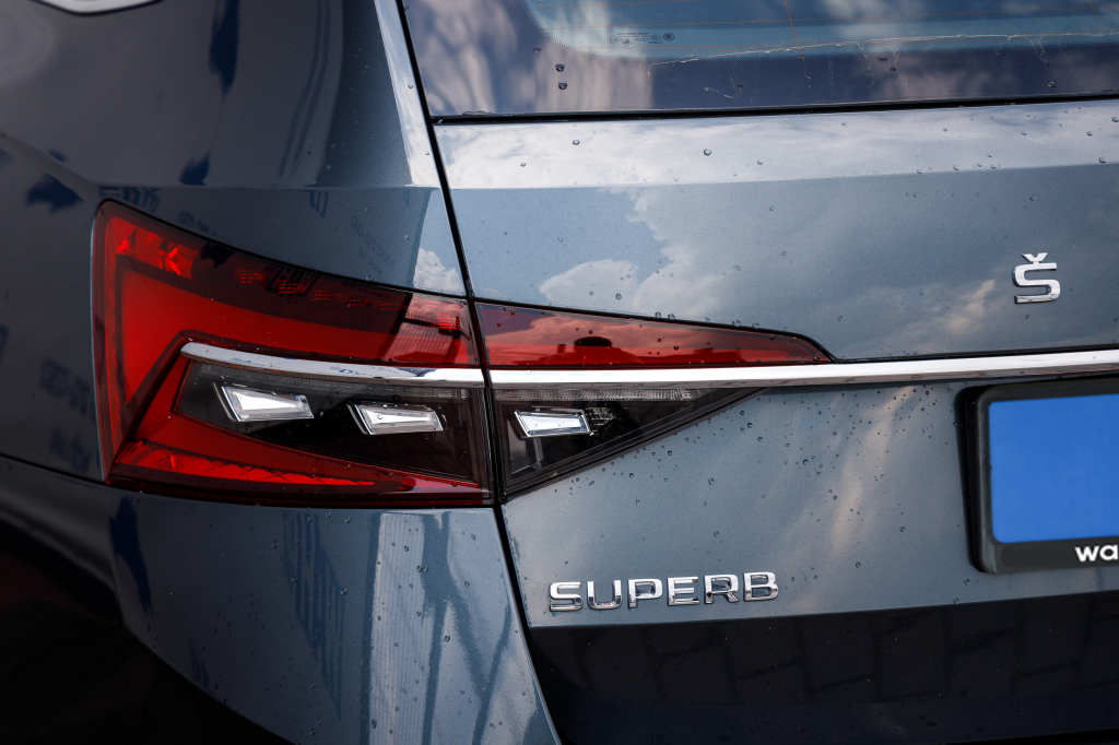 Skoda Superb 2019 photo 9