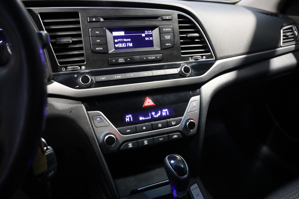 Hyundai Elantra 2016 фото 40