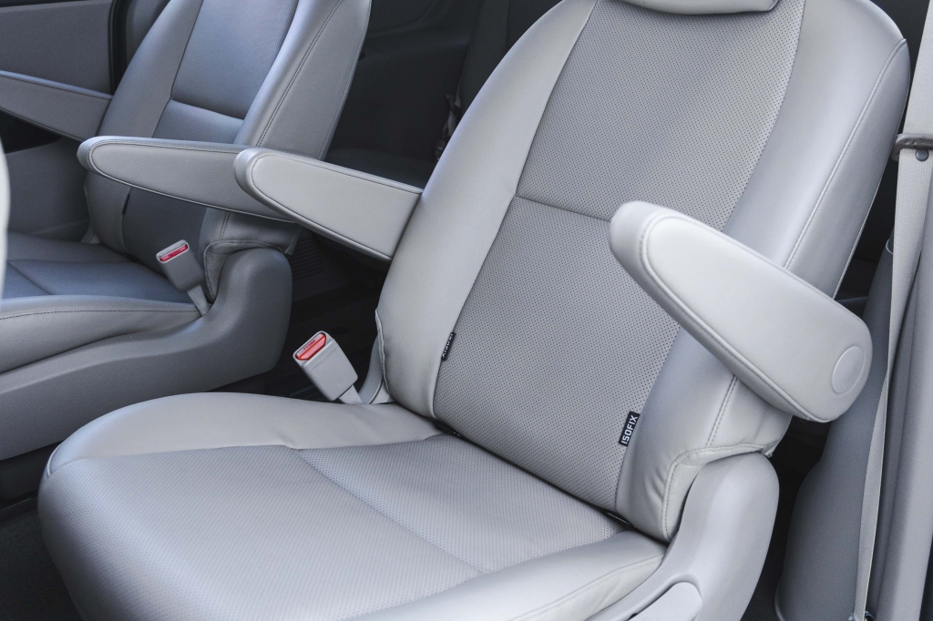 Kia Carnival 2015 фото 35