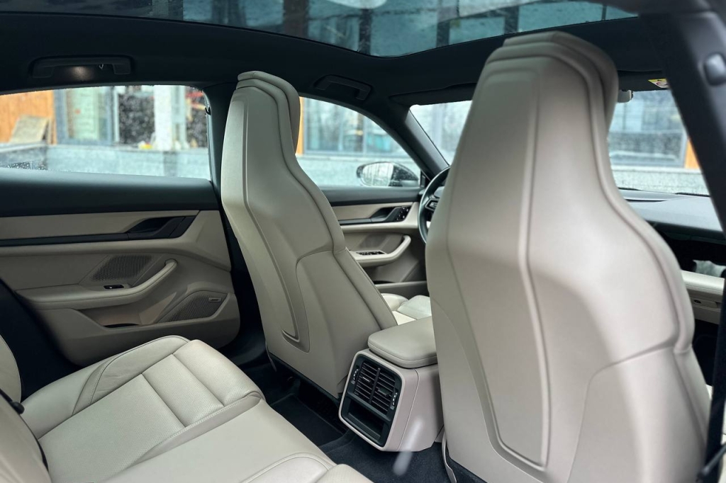 Porsche Taycan 4S 2020 фото 17