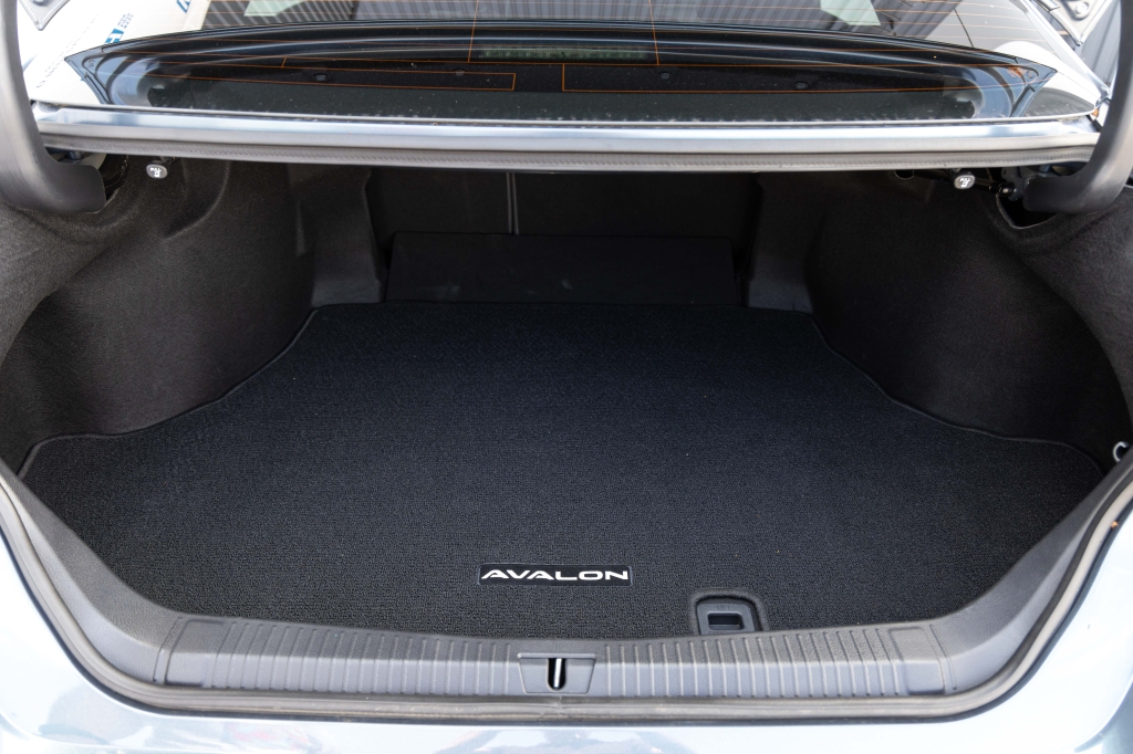 Toyota Avalon Hybrid 2020 фото 33