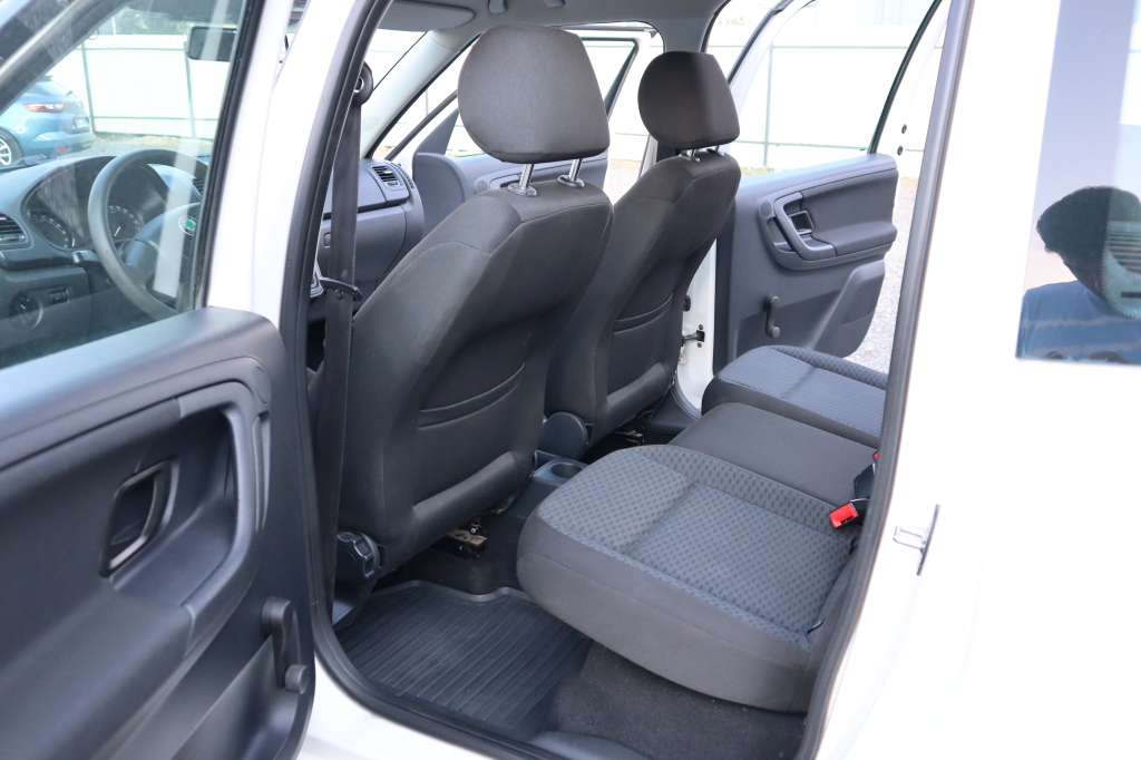 Skoda Roomster 2010 фото 17