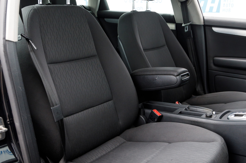 Audi A4 2005 фото 8