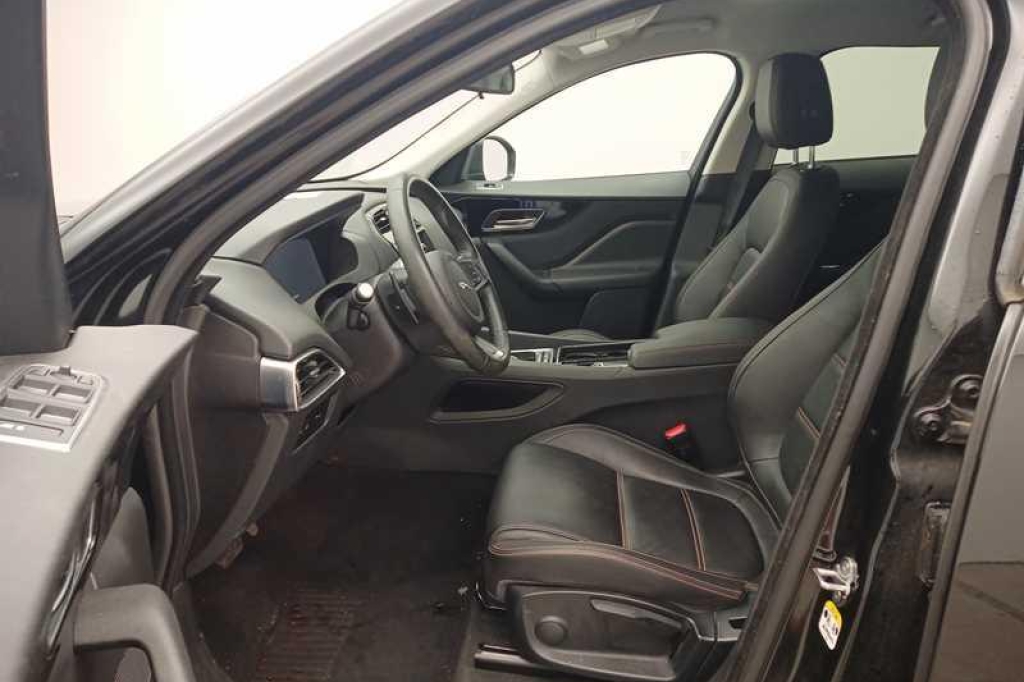 Jaguar F-Pace 2018 фото 7