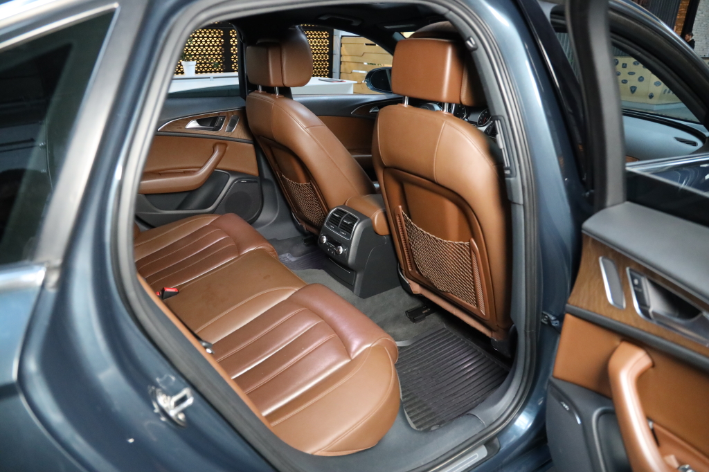 Audi A6 2012 photo 30