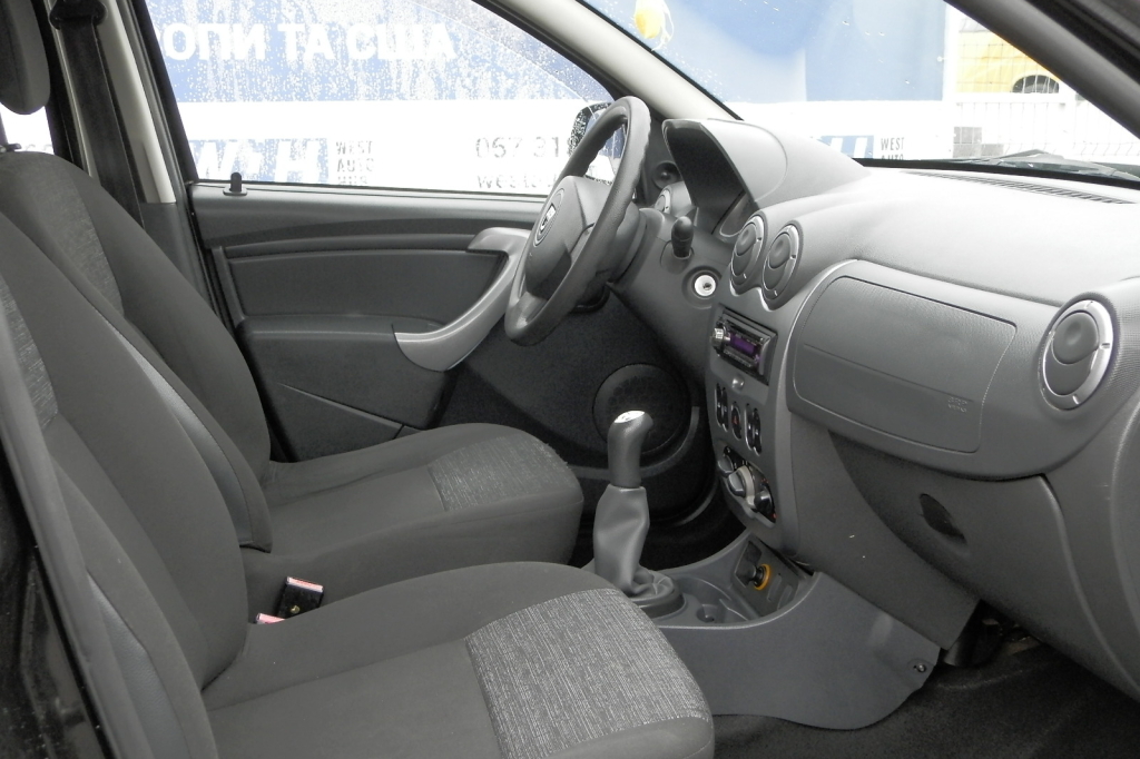 Dacia Duster 2011 фото 18