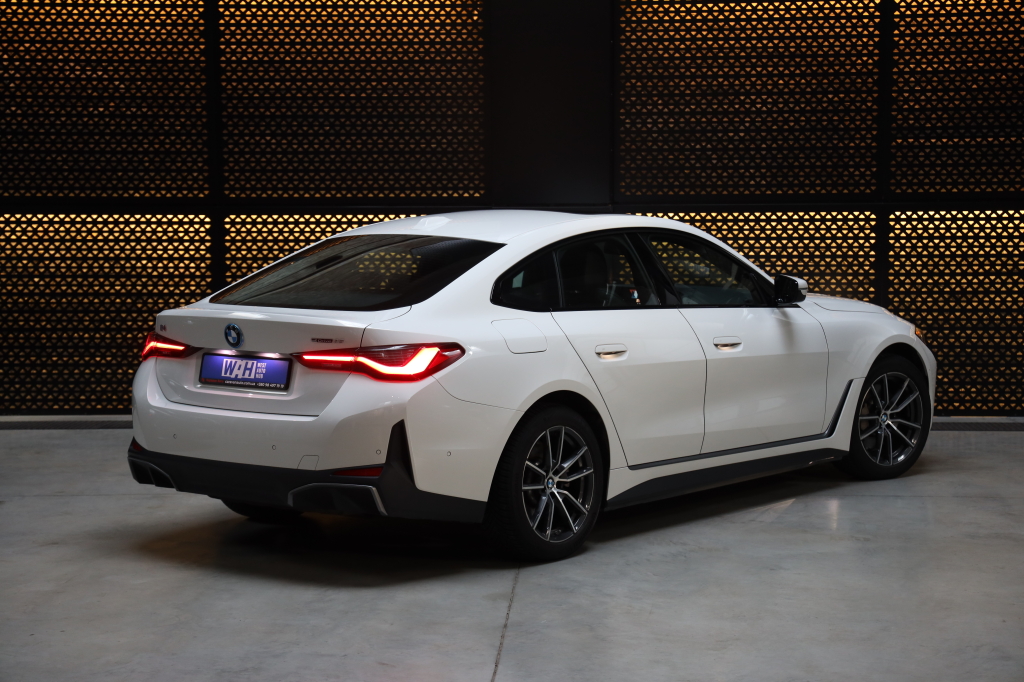 BMW i4 2023 фото 4