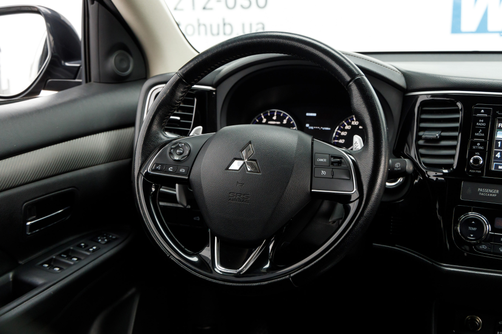 Mitsubishi Outlander 2018 фото 26