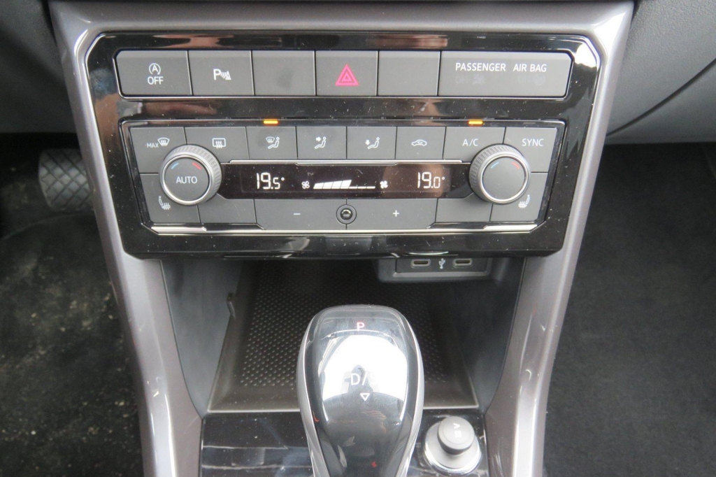 Volkswagen T-Cross 2021 фото 7