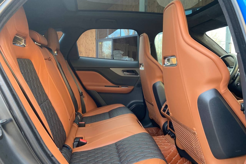 Jaguar F-Pace SVR 2020 photo 16