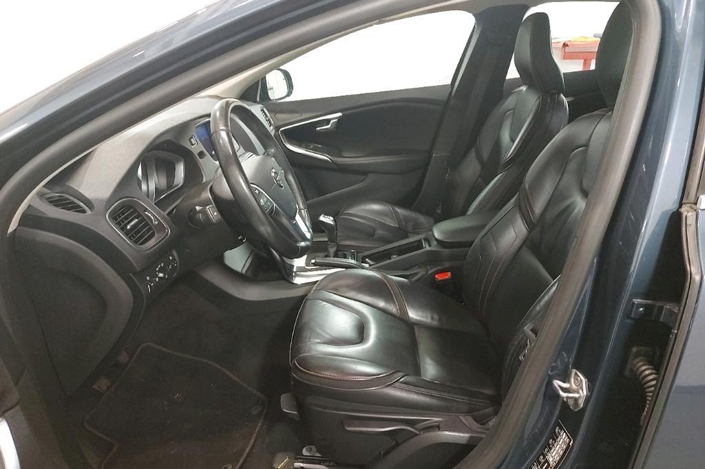 Volvo V40 2017 photo 26