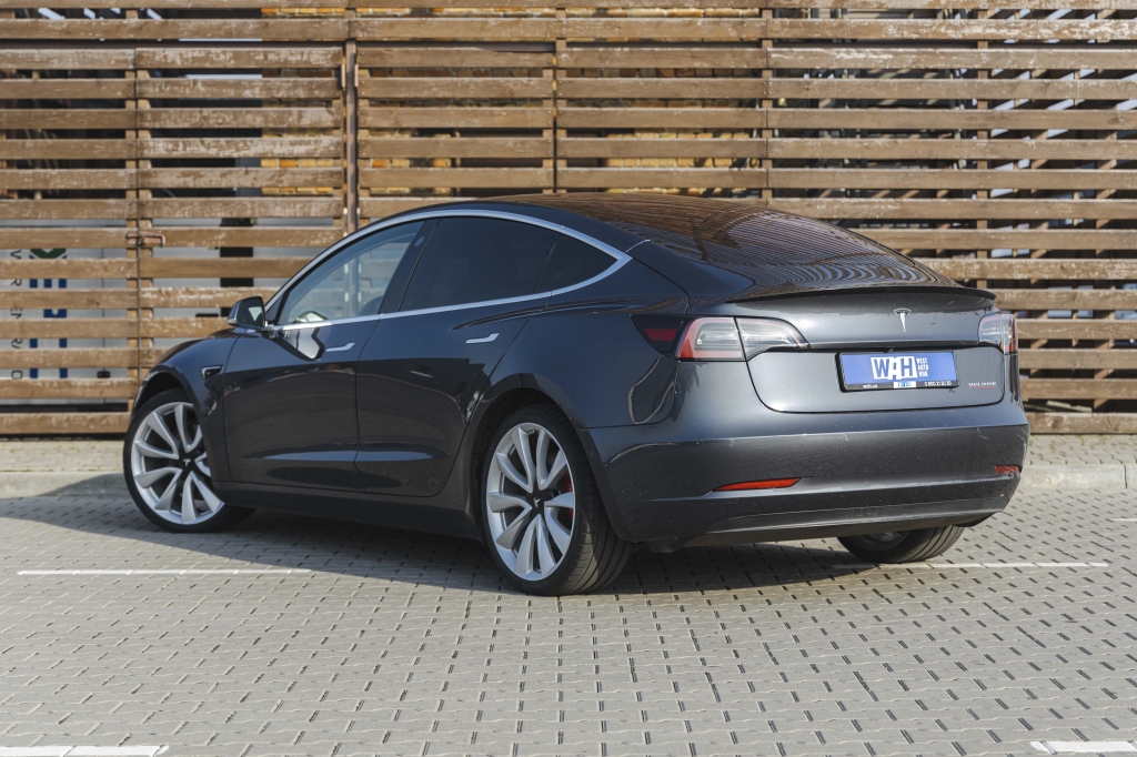 Tesla Model 3 2019 фото 13