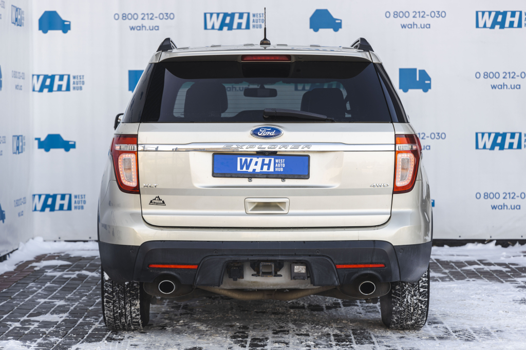 Ford Explorer XLT 2011 фото 7