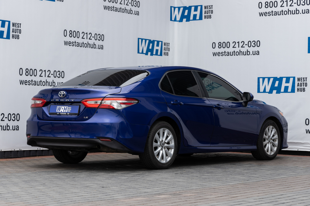 Toyota Camry LE 2017 фото 3