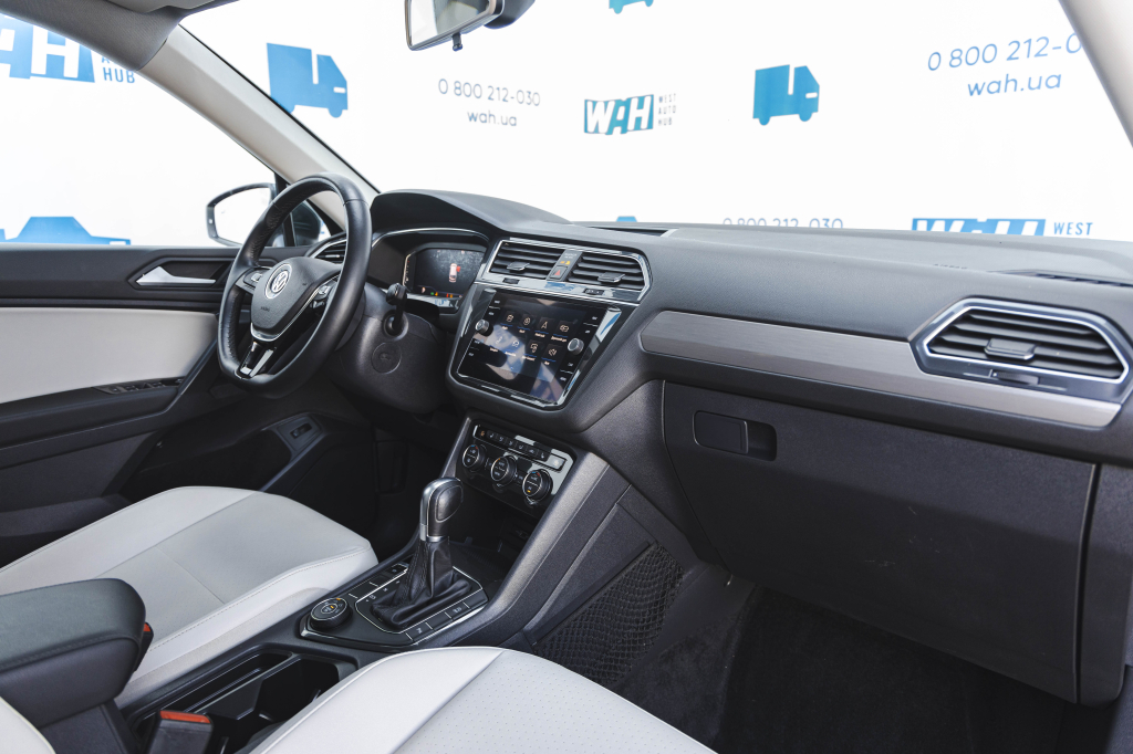 Volkswagen Tiguan SEL 2019 фото 24