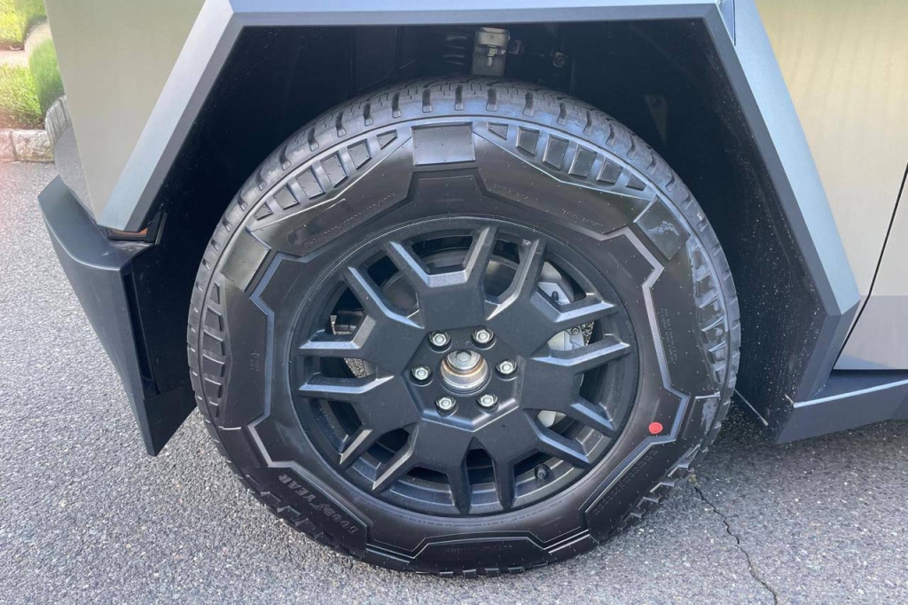 Tesla Cybertruck Dual Motor 120 kWh 2024 фото 10