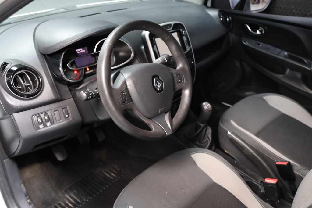 Renault Clio 2015 фото 25