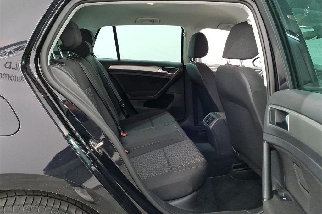 Volkswagen Golf 2017 photo 2