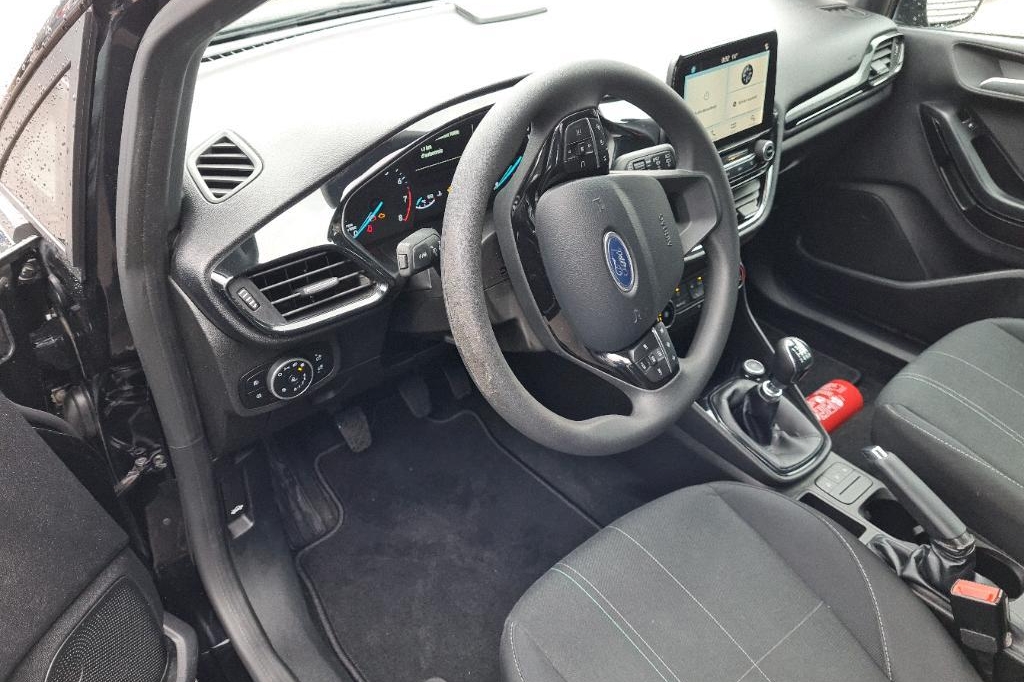 Ford Fiesta 2018 фото 14