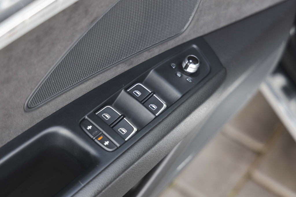 Audi A8 2015 фото 15