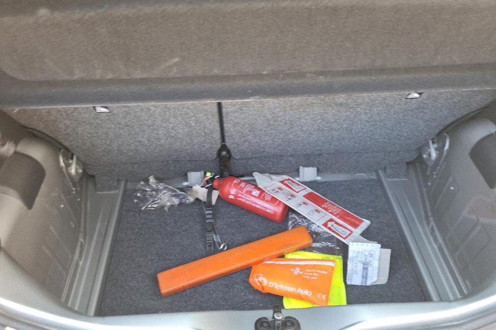 SEAT Mii 2018 photo 18