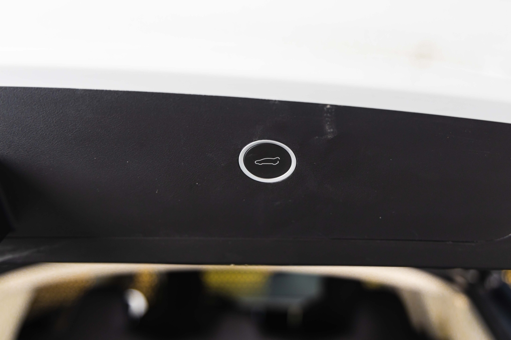 Tesla Model X 75D 2017 фото 36