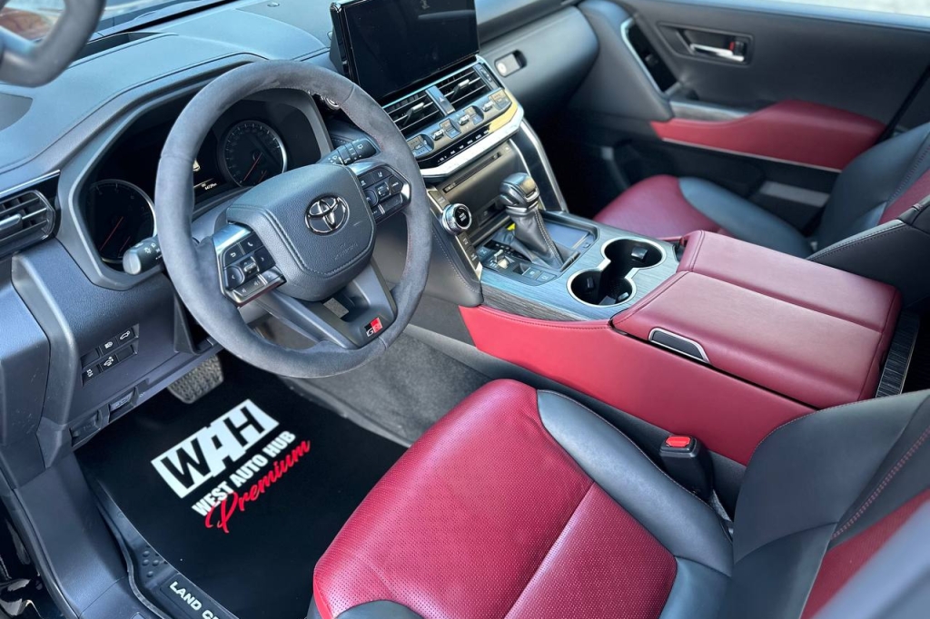 Toyota Land Cruiser 300 GUARD B6 2021 фото 11