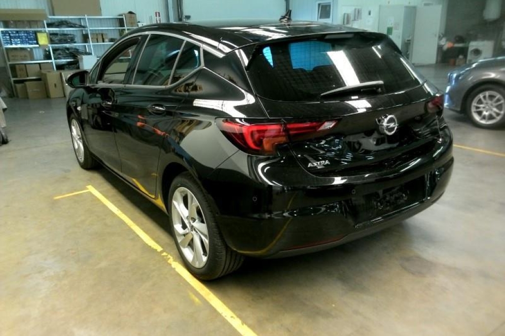 Opel Astra 2020 photo 1