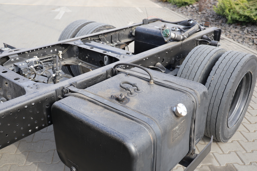 Isuzu NPR 2019 фото 13